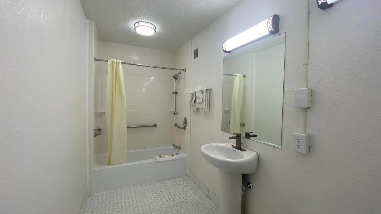 Motel 6 Wilmington, Nc - Market Street Екстериор снимка