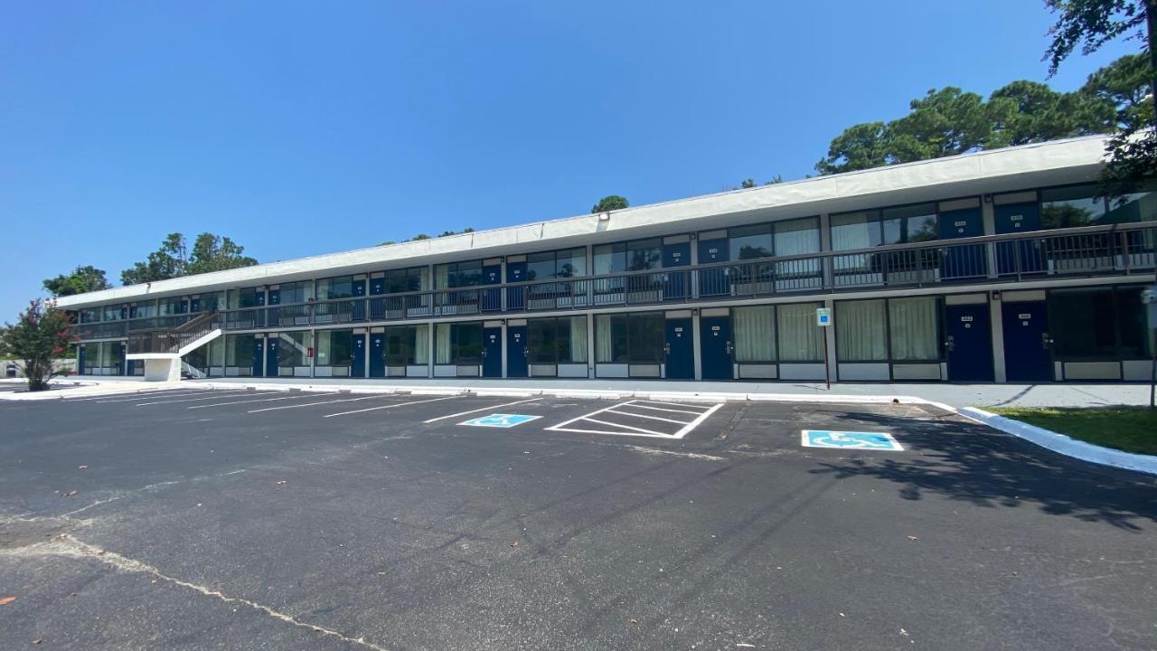 Motel 6 Wilmington, Nc - Market Street Екстериор снимка